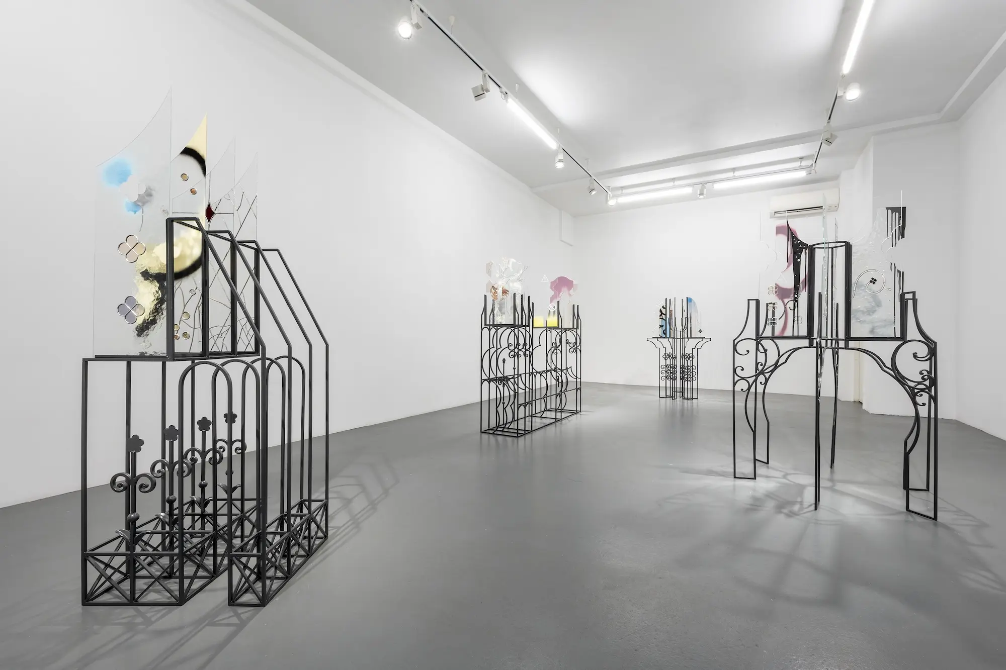 001_View-from-a-solo-exhibition-The-Woo-of-Coiling-Paths-by-Anna-Mari-Liivrand-Kogo-Gallery-2026.-Photo-by-Roman-Sten-Tonissoo